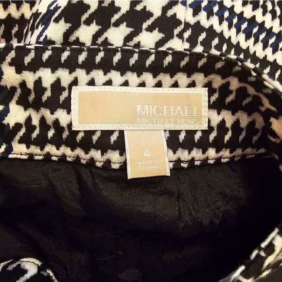 Michael Kors hounds tooth skirt with built in belt. Sz 4.  20.5" top to bottom - Picture 7 of 7